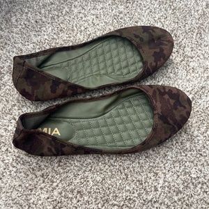Camo flats
